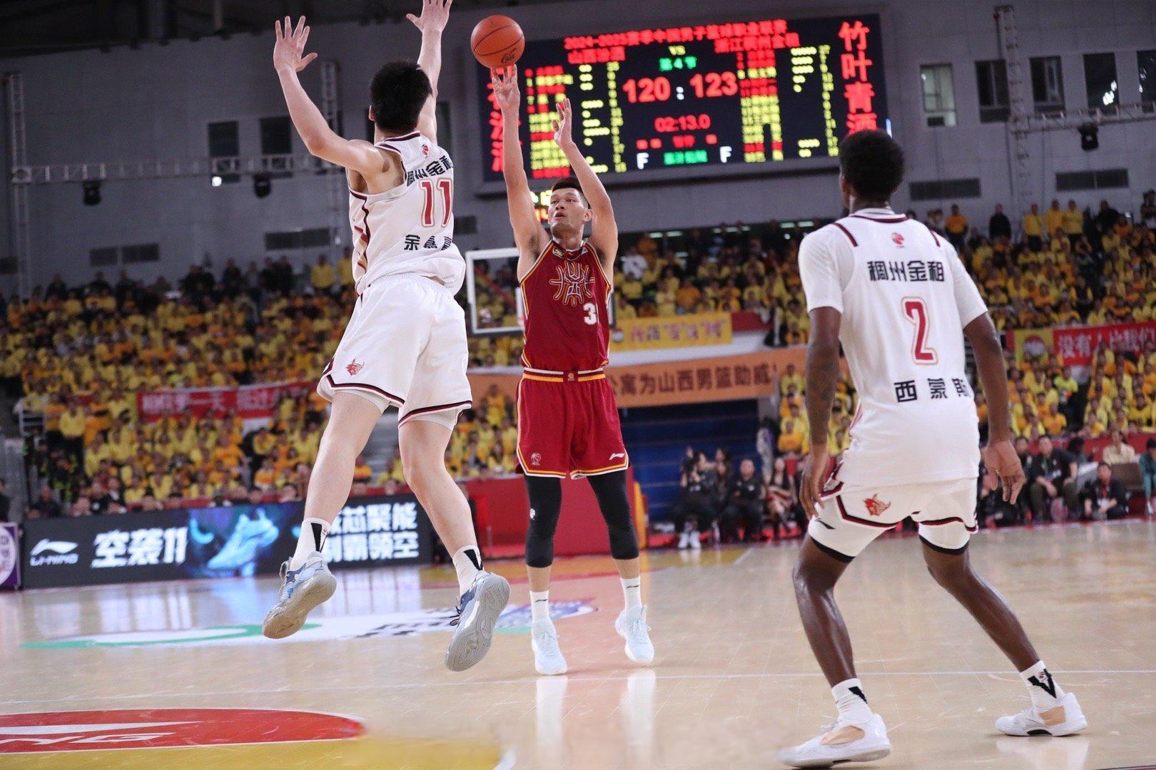 关键战役中队员表现出色，帮助球队成功晋级