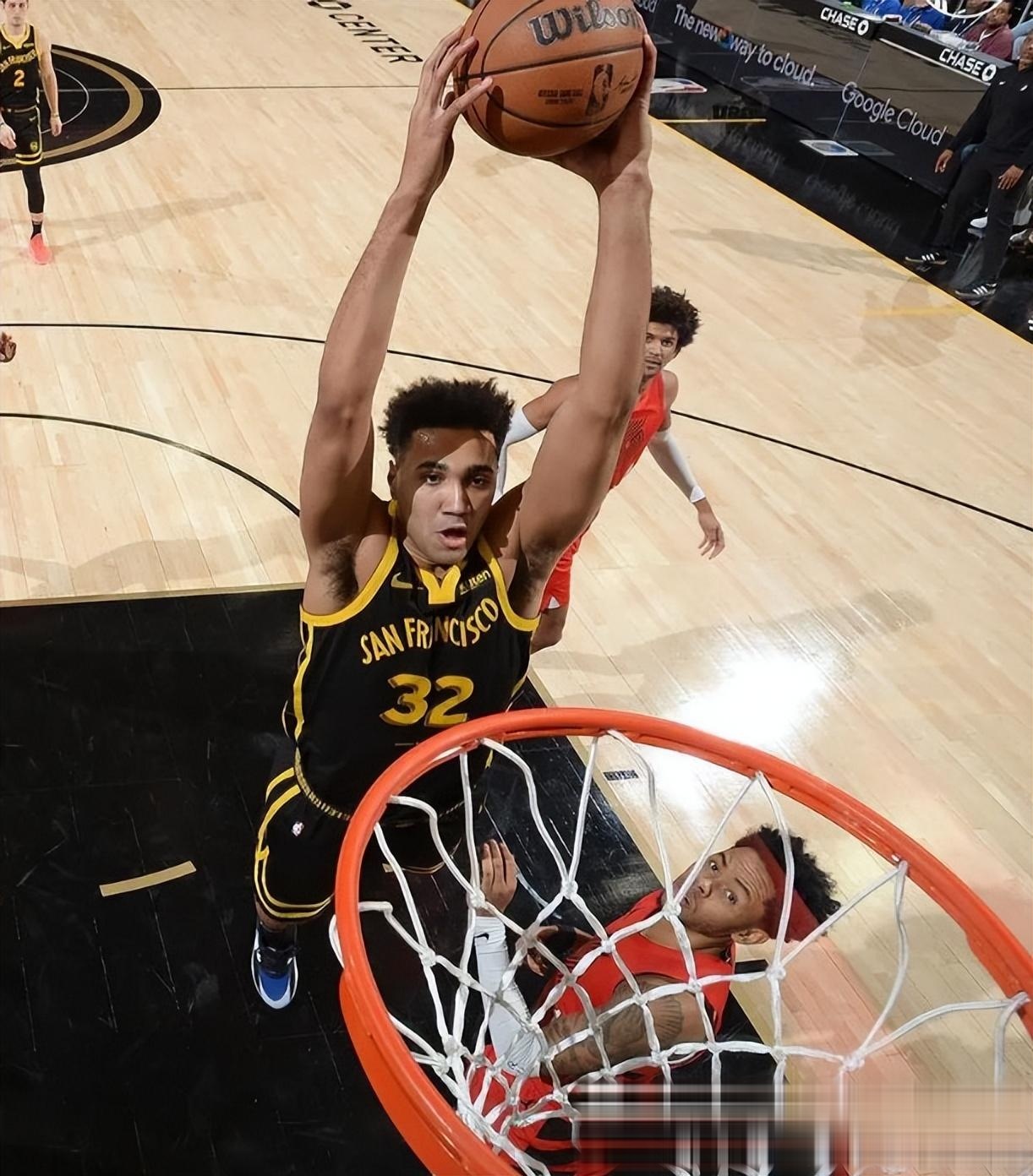 老鹰爆发新星，掀起高潮刷新纪录，库里球队迎来希望！