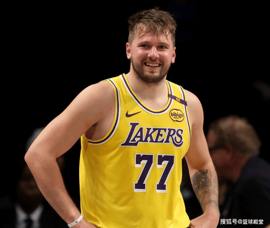 关于东契奇在利物浦比赛中绝杀，挺进下一轮引发热议！的信息